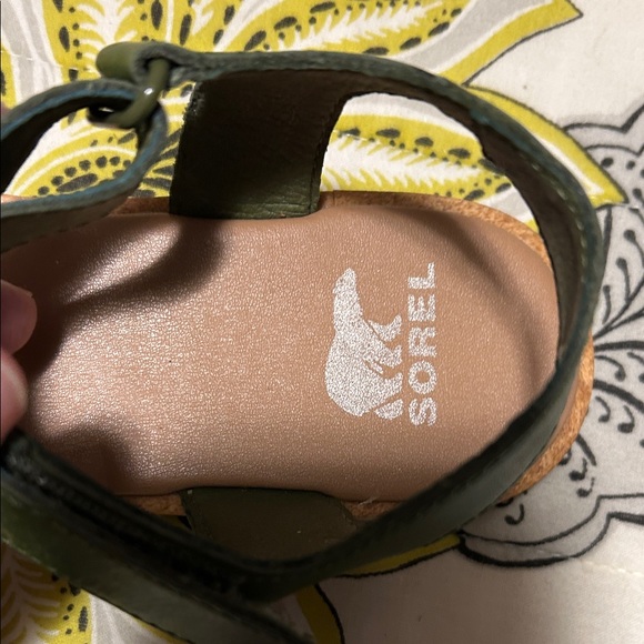 Sorel Olive Green Suede Strap Sandals size 6 Velcro - Picture 5 of 6
